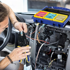 Haisstronica cable crimping kit compatible with DIN/SAE standards.